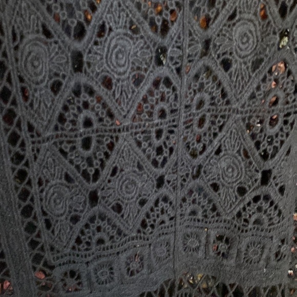 Black Crochet Fringe Square Top Size XL - Picture 4 of 9